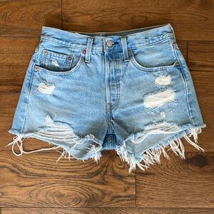Levi’s 501 button front cut off distressed denim shorts, size 26